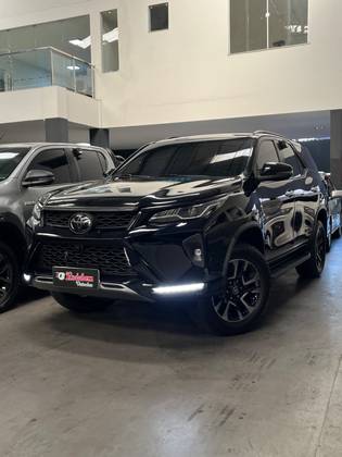 TOYOTA HILUX SW4 2.7 VVT-i FLEX SRV 7L 4X2 AUTOMÁTICO TOYOTA HILUX SW4 2.7 VVT-i FLEX SRV 7L 4X2 AUTOMÁTICO